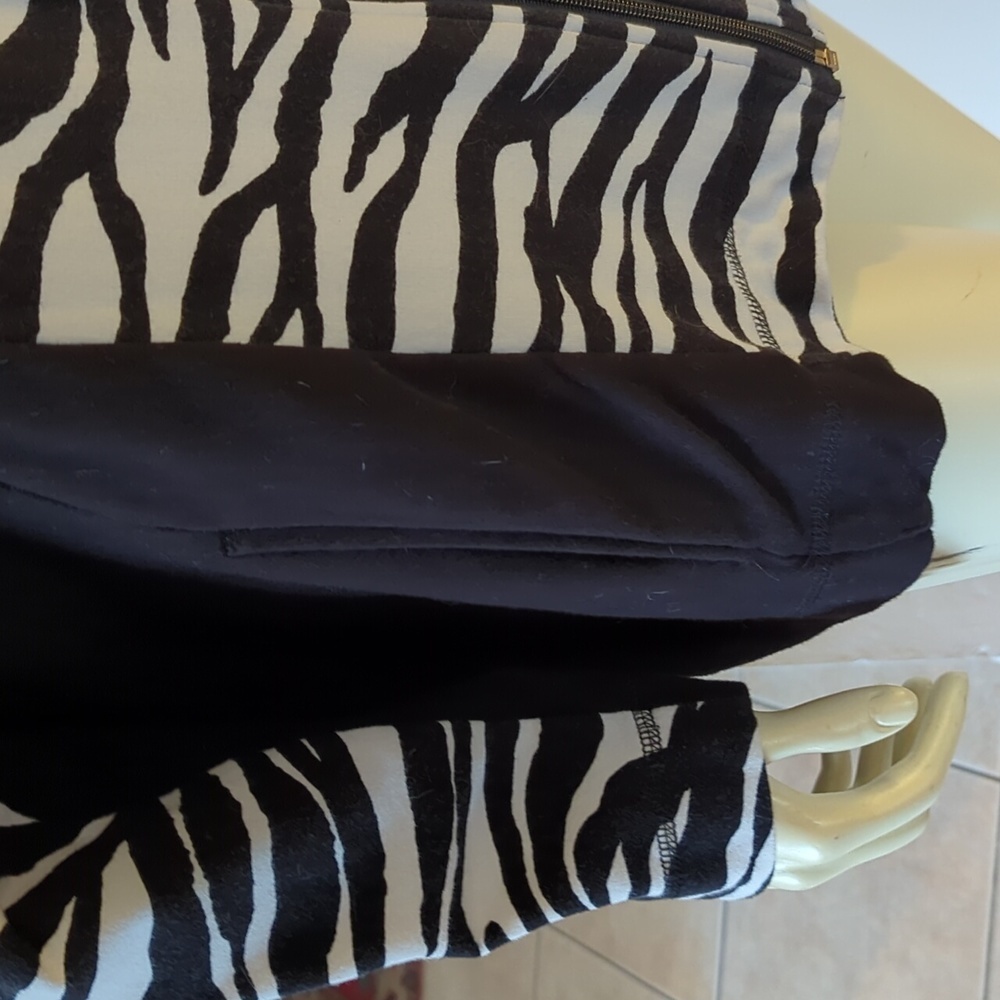 Wild Zebra Print Zipp Up Jacket - Make a Bold Statement! - Picture 3 of 8